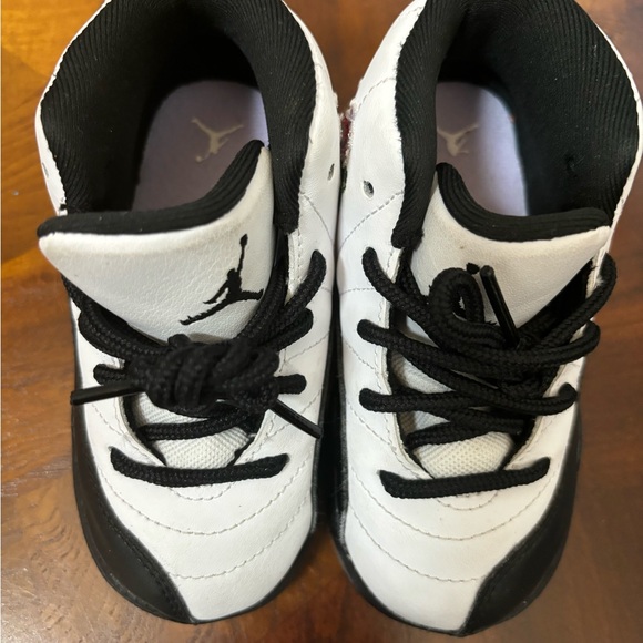 Nike Jordan's Size 8 - Picture 3 of 9